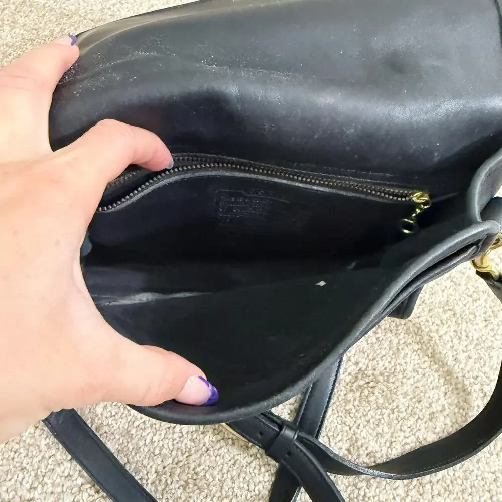 Vintage Coach Black Leather Court Bag EUC Flap/Turnlock Closure Crossbody Strap